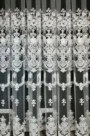 Firana biała ornamenty z kwiatami 3D