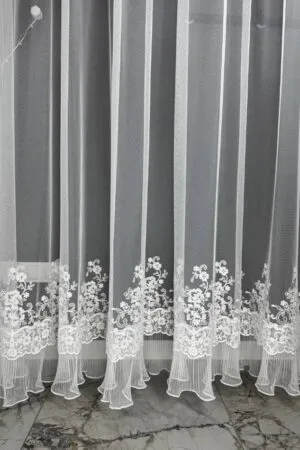 Firana z cyrkoniami i subtelną plisowaną spódniczką