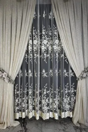 Firana ecru ze złotą nicią i cyrkoniami