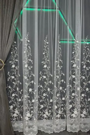 Firana ecru ze złotą różą