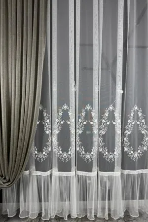 Firana ręcznie wycinane kwiaty i cyrkonie