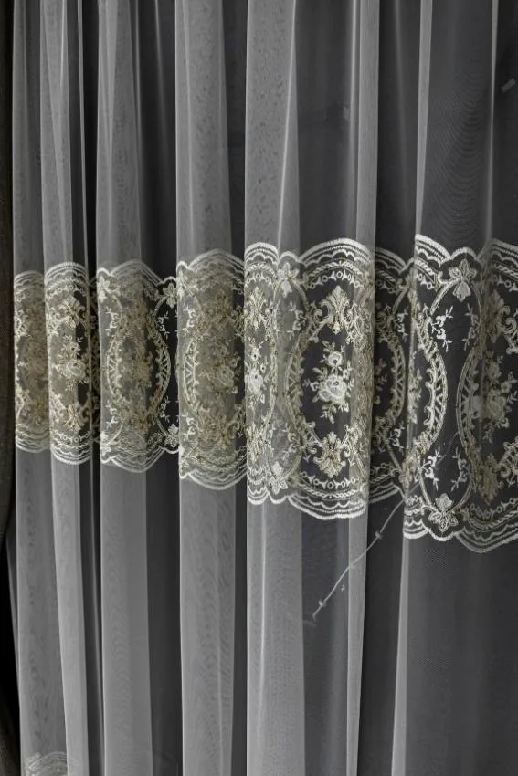Firana ecru królewska finezja