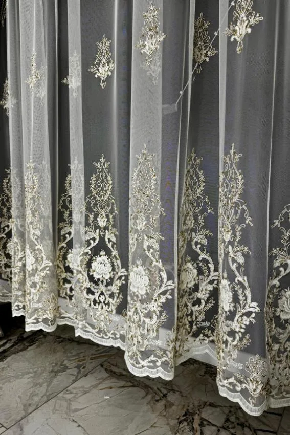 Firana ecru królewski haft