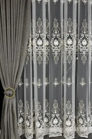 Firana ecru królewski haft