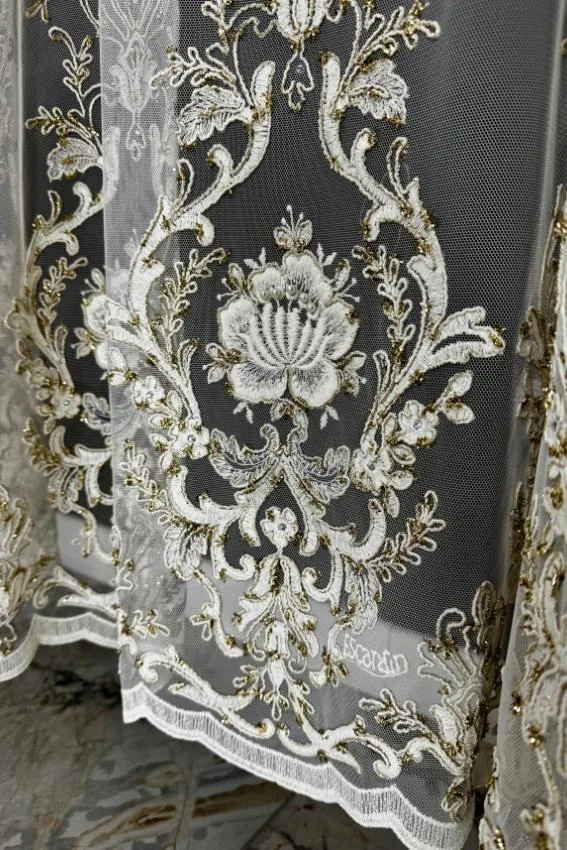 Firana ecru królewski haft