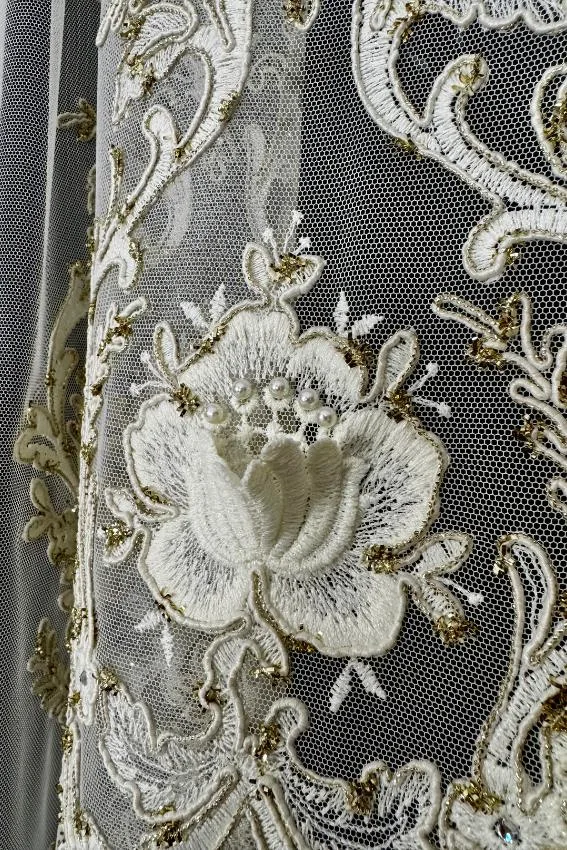 Firana ecru królewski haft