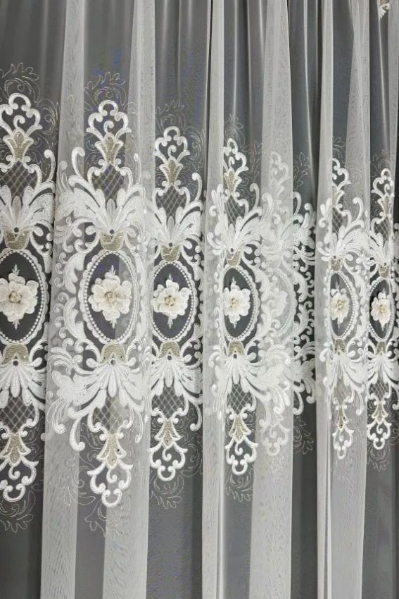 Firana włoska biała siatka z kwiatami 3D i lustrzanym blaskiem