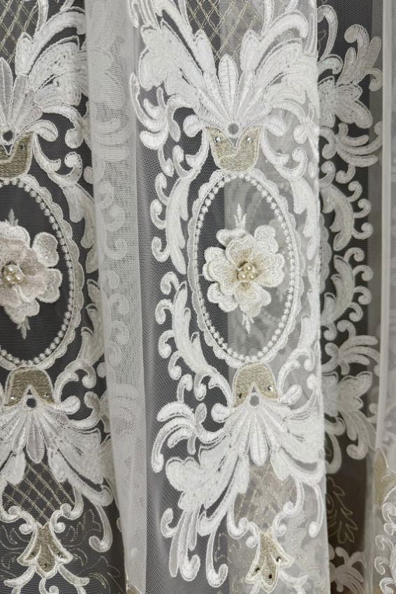 Firana włoska biała siatka z kwiatami 3D i lustrzanym blaskiem