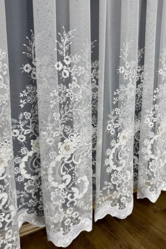 Firana włoska siatka z kwiatami 3D i wycinaną gipiurową wstawką - BR7