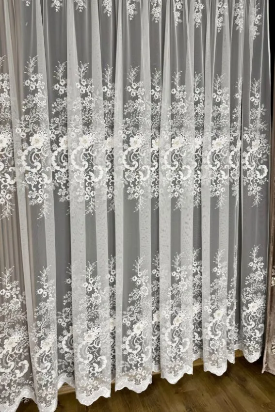 Firana włoska siatka z kwiatami 3D i wycinaną gipiurową wstawką - BR7