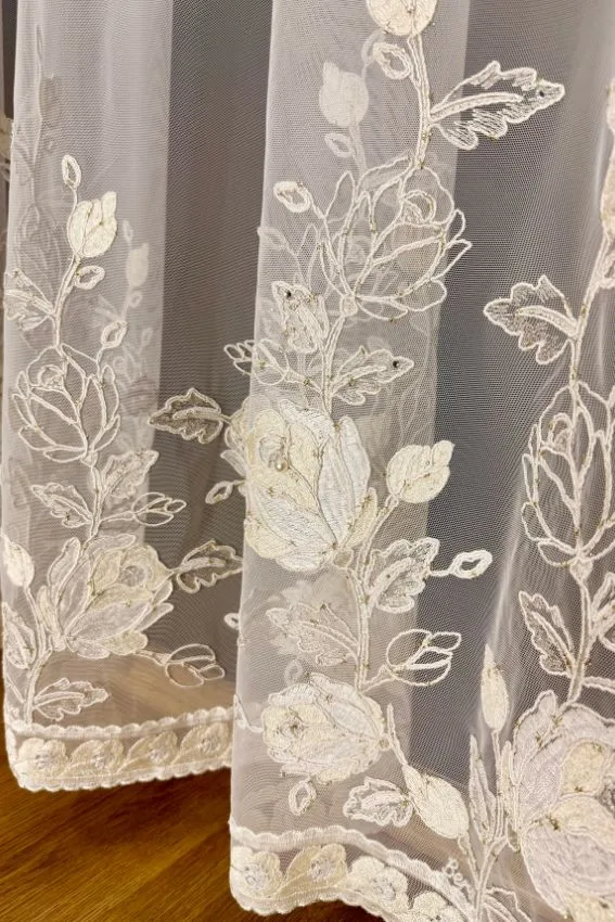 Firana włoska siatka ze złotymi kwiatowymi wzorami 3D