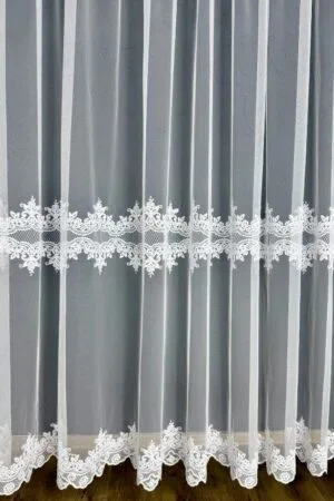 Firana z tureckiej siatki z perłowym haftem – U96