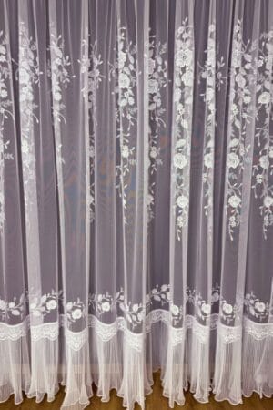 Firana Bloom Cascade z kwiatowym haftem i plisowaną spódniczką