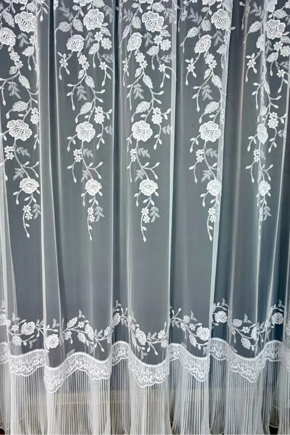 Firana Bloom Cascade z kwiatowym haftem i plisowaną spódniczką