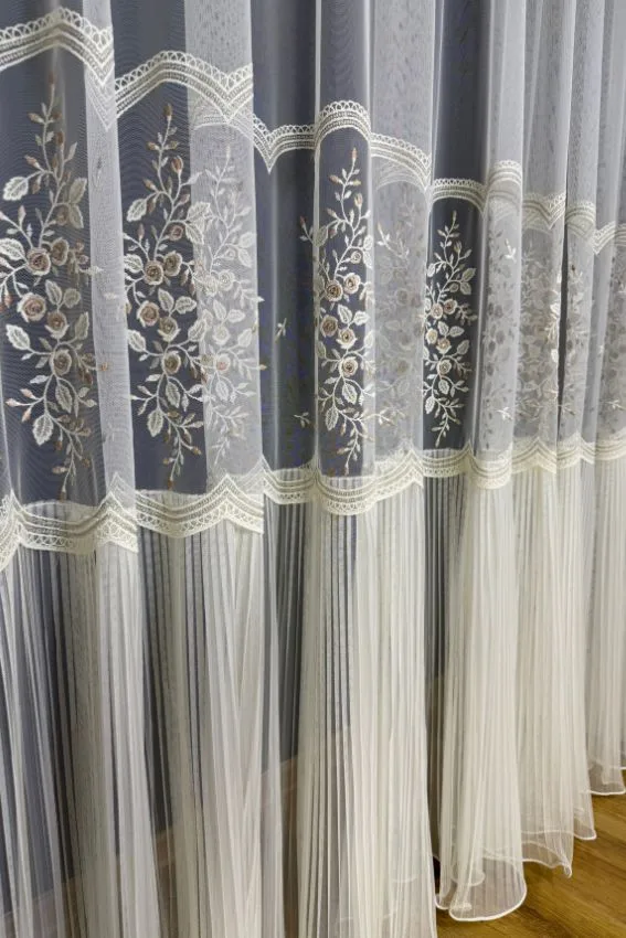 Firana Golden Rose Elegance z haftem i złotymi nićmi