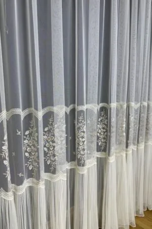 Firana Golden Rose Elegance z haftem i złotymi nićmi