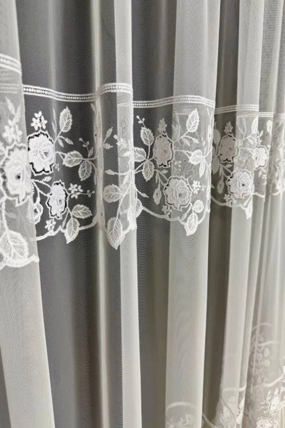 Firana Pure Elegance z podwójnym haftem i spódniczką