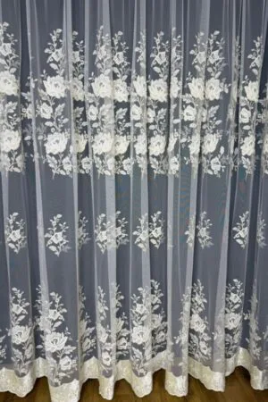 Firana Velvet Bloom z welurowym wykończeniem