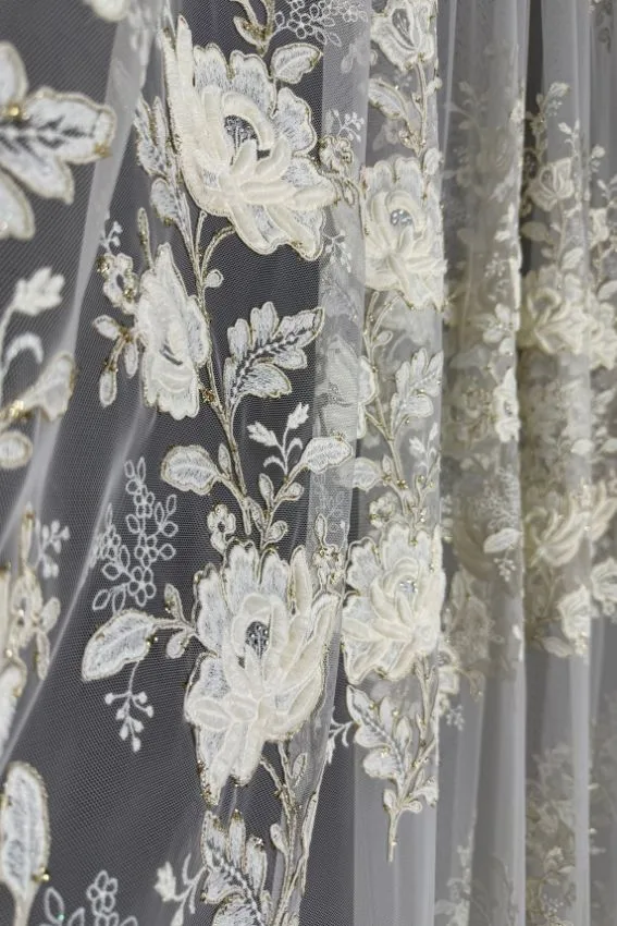 Firana Velvet Bloom z welurowym wykończeniem